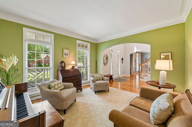 160 Woodcliff Drive, Suwanee, GA 30024