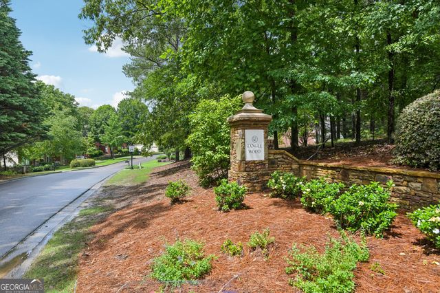 160 Woodcliff Drive, Suwanee, GA 30024