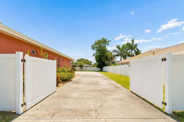 7791 CARVER COURT, Seminole, FL 33772