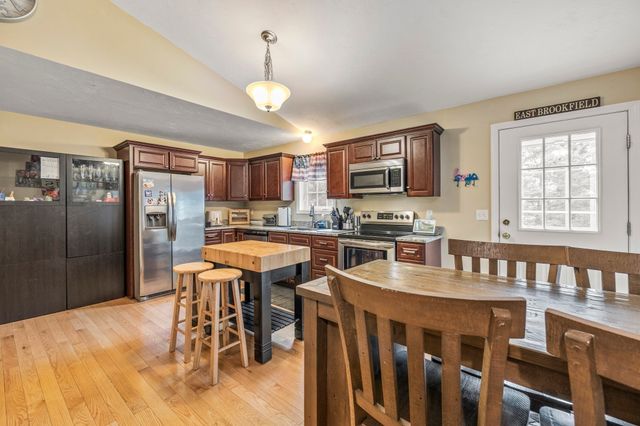 131 Adams Rd, East Brookfield, MA 01515