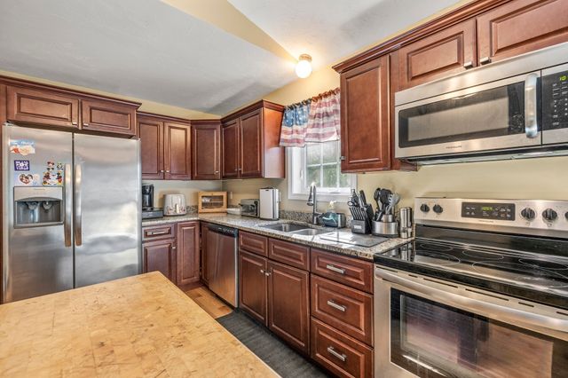 131 Adams Rd, East Brookfield, MA 01515