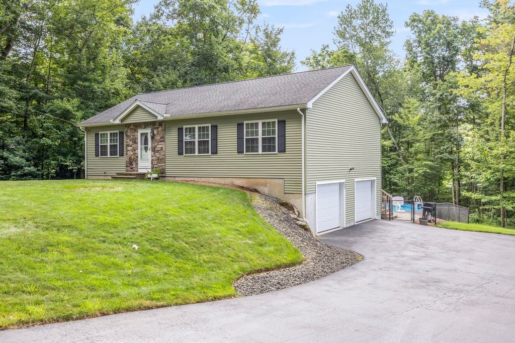 131 Adams Rd, East Brookfield, MA 01515