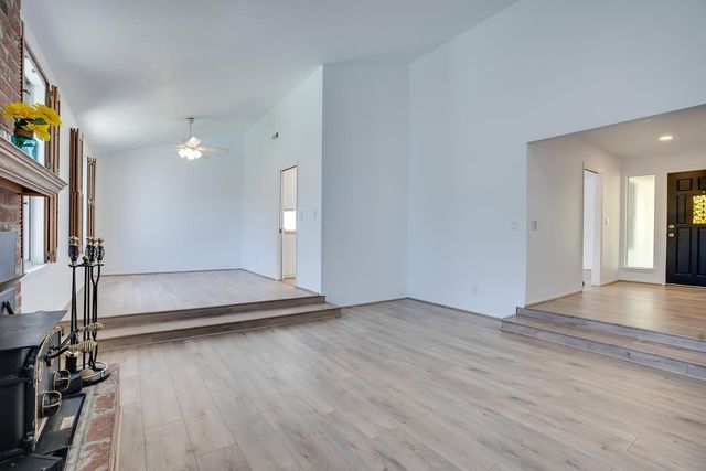 1324 Northgate Dr, Manteca, CA 95336