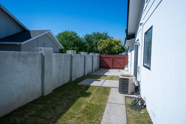 1324 Northgate Dr, Manteca, CA 95336