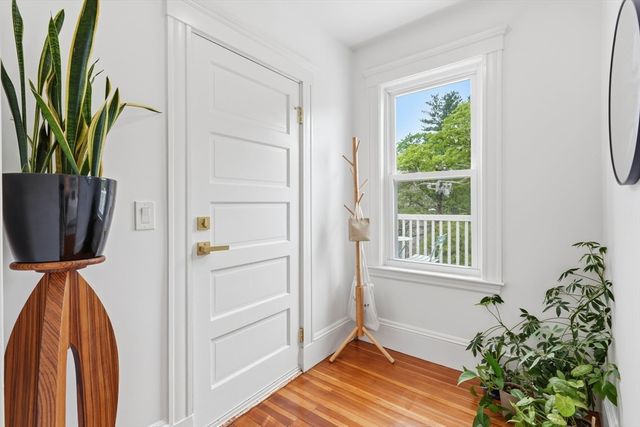 29-31 Cushing St 3, Cambridge, MA 02138