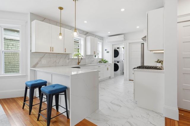 29-31 Cushing St 3, Cambridge, MA 02138