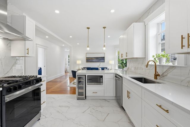 29-31 Cushing St 3, Cambridge, MA 02138