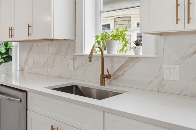 29-31 Cushing St 3, Cambridge, MA 02138
