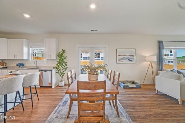 209 Artist Avenue, Johnson City, TN 37615