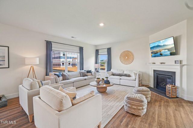 209 Artist Avenue, Johnson City, TN 37615