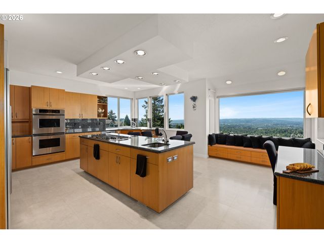 9212 Nw MCKENNA Dr, Portland, OR 97229