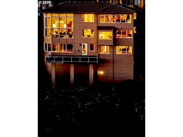 9212 Nw MCKENNA Dr, Portland, OR 97229