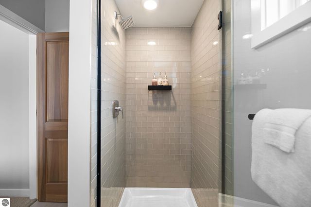 225 E Seventeenth Street # 3C, Traverse City, MI 49684