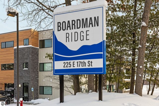 225 E Seventeenth Street # 3C, Traverse City, MI 49684