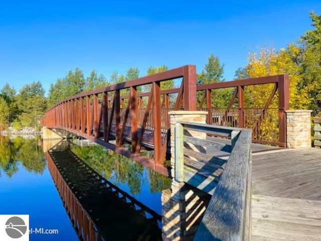 225 E Seventeenth Street # 3C, Traverse City, MI 49684