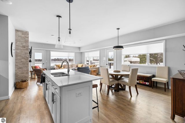 225 E Seventeenth Street # 3C, Traverse City, MI 49684