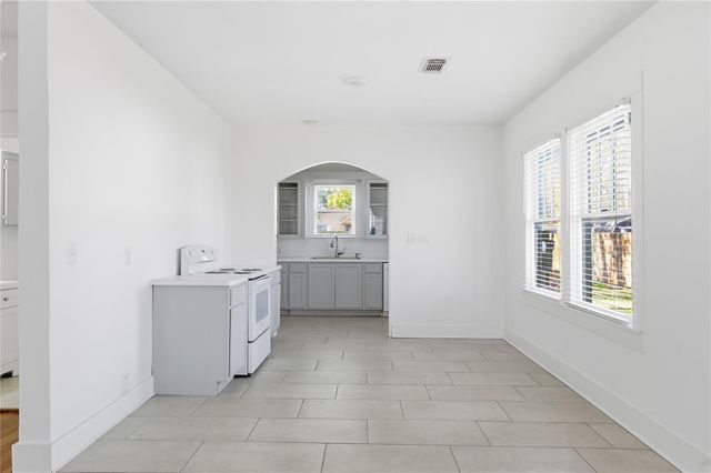 3808 Highway 3, Dickinson, TX 77539