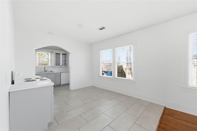 3808 Highway 3, Dickinson, TX 77539