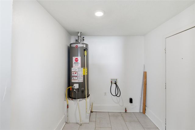 3808 Highway 3, Dickinson, TX 77539