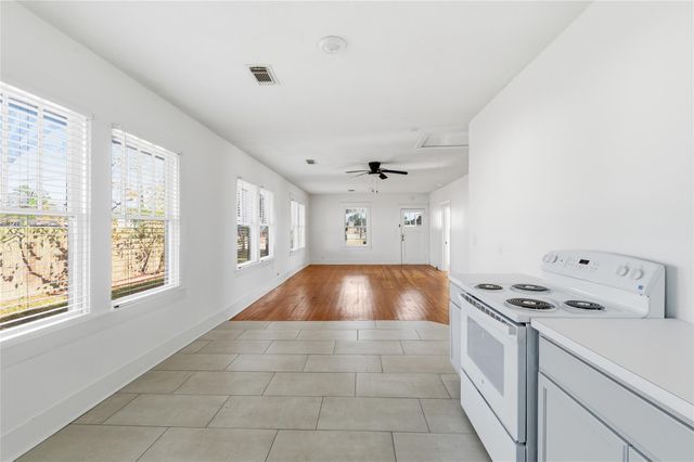 3808 Highway 3, Dickinson, TX 77539