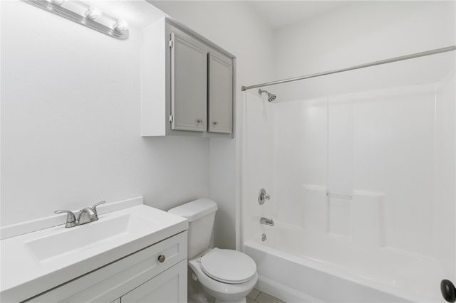 3808 Highway 3, Dickinson, TX 77539