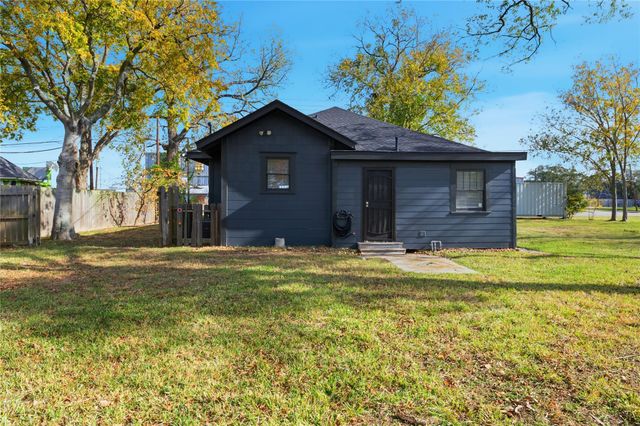 3808 Highway 3, Dickinson, TX 77539