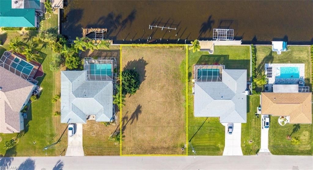111 SE 37th TER, CAPE CORAL, FL 33904 — exterior