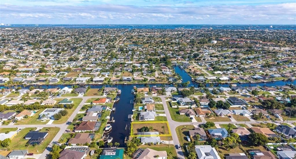 111 SE 37th TER, CAPE CORAL, FL 33904 — photo 4