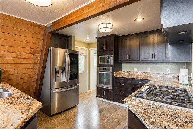 4611 Hillwood Dr, Shingle Springs, CA 95682