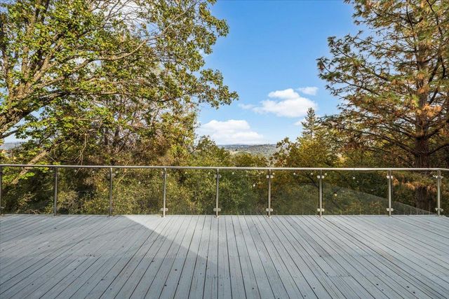 4611 Hillwood Dr, Shingle Springs, CA 95682