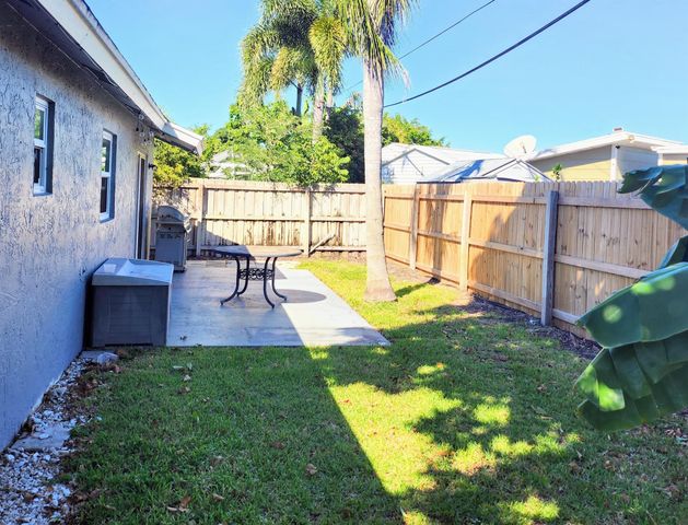 14576 Sunset Pines Drive, Delray Beach, FL 33445