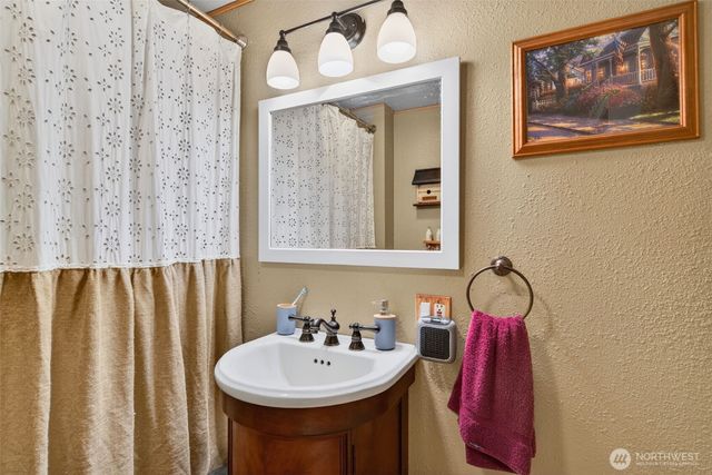 4070 Jackson Hwy, Chehalis, WA 98532