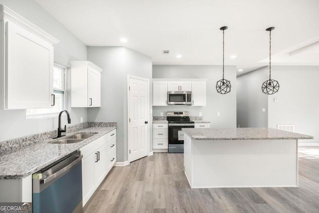 134 Long Pines Circle, East Dublin, GA 31027