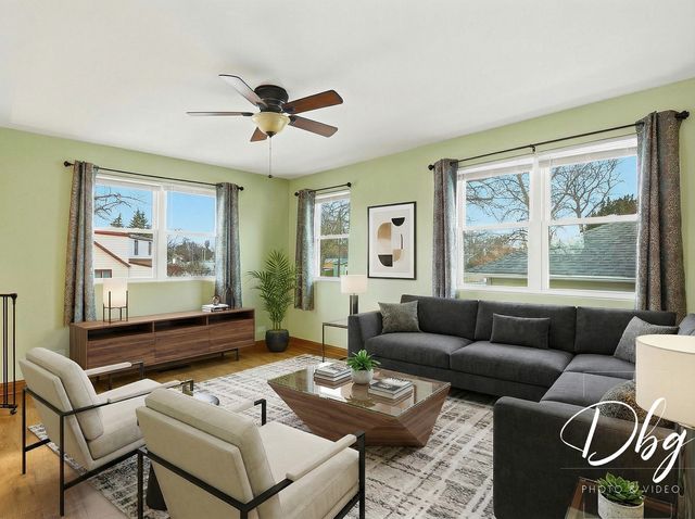 233 W Hawthorne Drive, Round Lake Beach, IL 60073