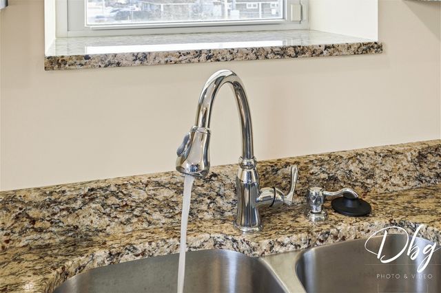 233 W Hawthorne Drive, Round Lake Beach, IL 60073