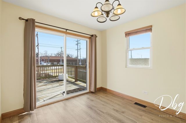 233 W Hawthorne Drive, Round Lake Beach, IL 60073