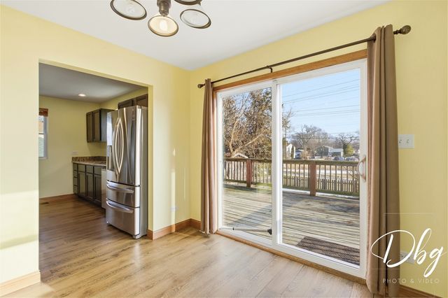 233 W Hawthorne Drive, Round Lake Beach, IL 60073