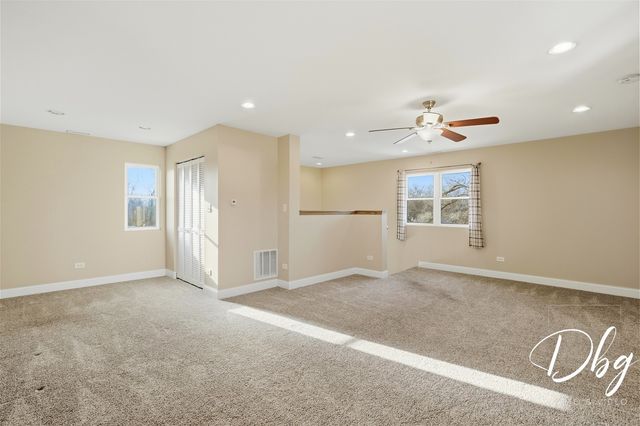 233 W Hawthorne Drive, Round Lake Beach, IL 60073