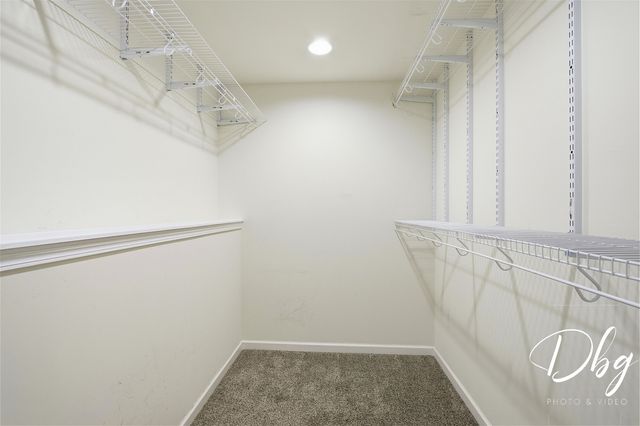 233 W Hawthorne Drive, Round Lake Beach, IL 60073