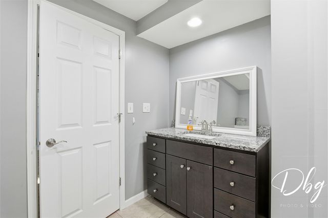 233 W Hawthorne Drive, Round Lake Beach, IL 60073