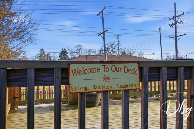 233 W Hawthorne Drive, Round Lake Beach, IL 60073