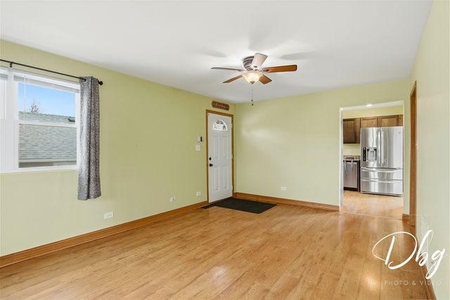 233 W Hawthorne Drive, Round Lake Beach, IL 60073