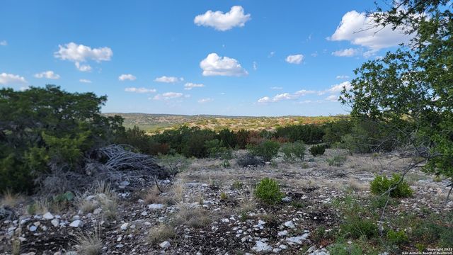 29 Oak Bend, Rocksprings, TX 78880