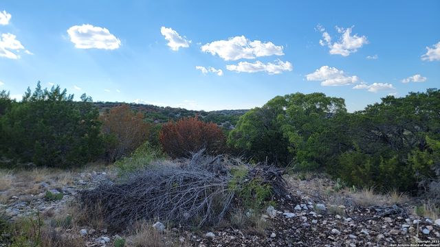 29 Oak Bend, Rocksprings, TX 78880