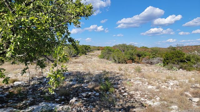 29 Oak Bend, Rocksprings, TX 78880