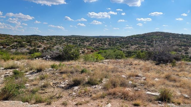29 Oak Bend, Rocksprings, TX 78880