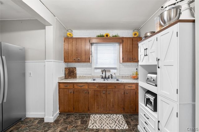 40 Elderkin Avenue, Camillus, NY 13031