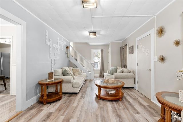 40 Elderkin Avenue, Camillus, NY 13031