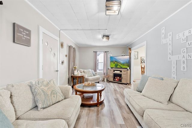 40 Elderkin Avenue, Camillus, NY 13031