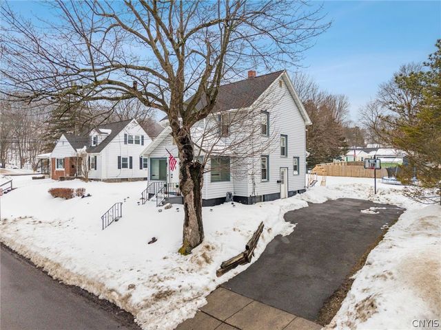 40 Elderkin Avenue, Camillus, NY 13031